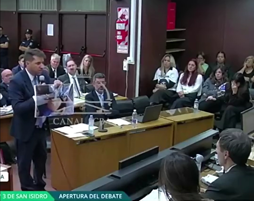 圖為之前庭審中，檢察官所舉照片