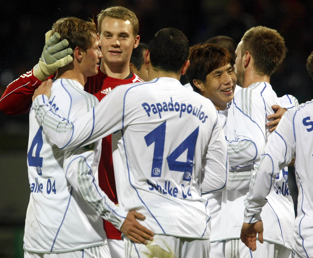 拉基蒂奇：諾伊爾在沙爾克取得的進步難以置信，他在門前無所不能