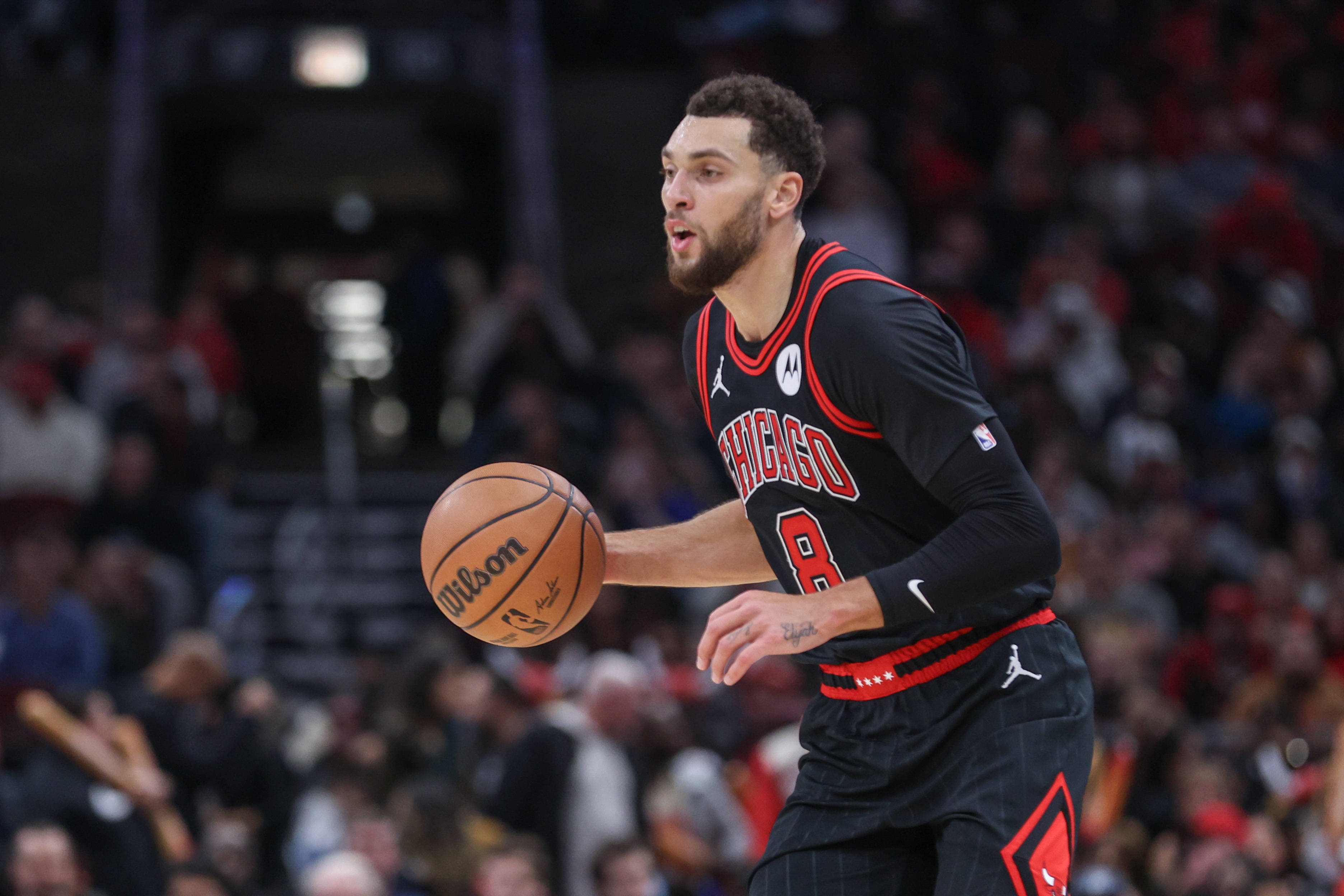 隊(duì)記:公牛忙于關(guān)注勇日對(duì)巴特勒的立場(chǎng) 把自家交易談判推后了