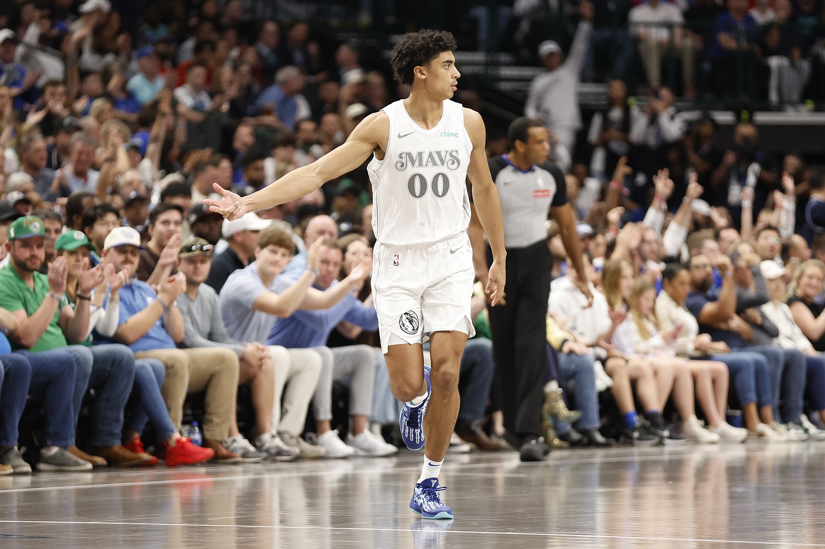 基德:我們現(xiàn)階段會(huì)稍稍仰仗克里斯蒂 他只需保持個(gè)人風(fēng)格就行